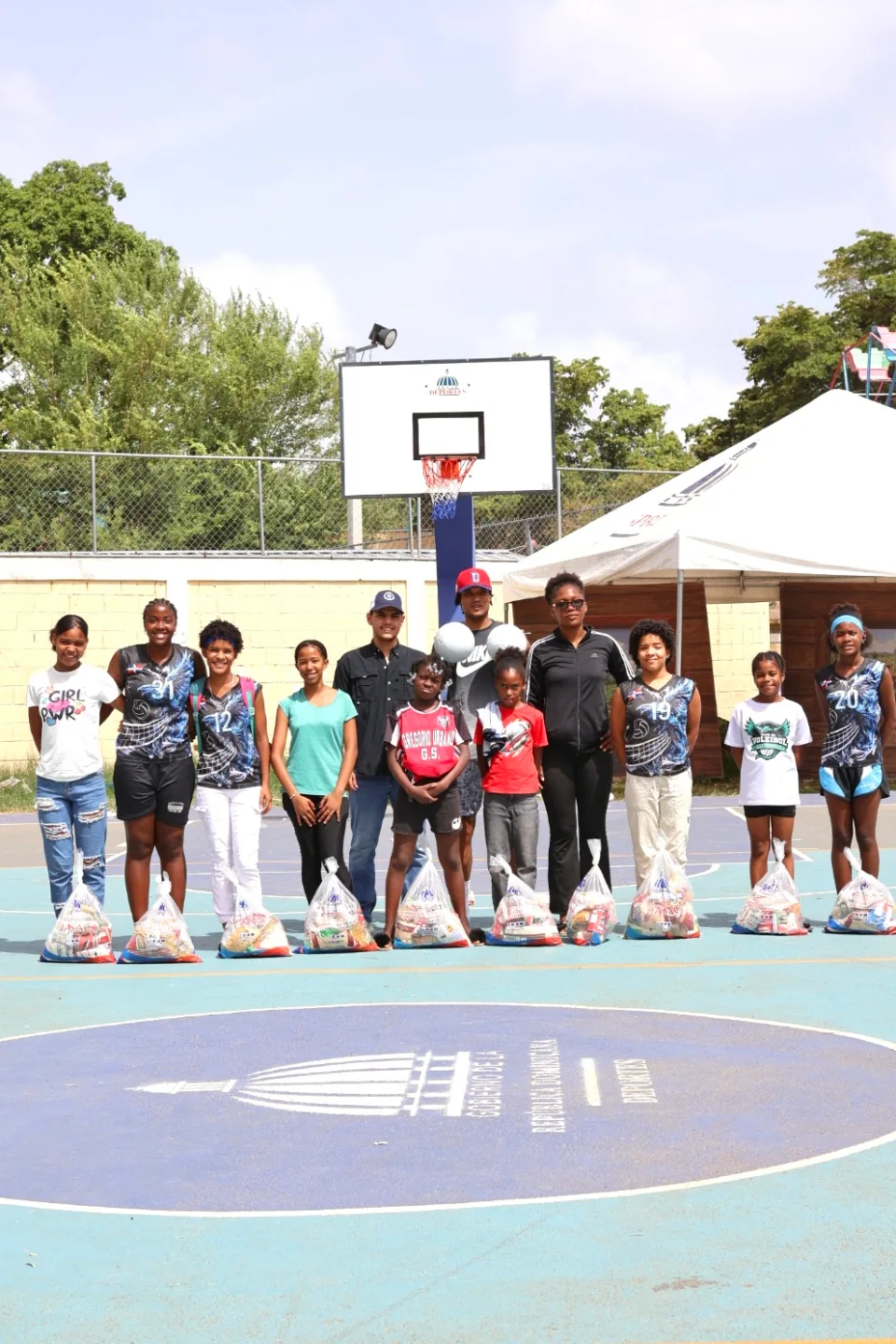 Fundación JCF entrega alimentos y utilería deportiva en el Club Deportivo Cultural de Mendoza