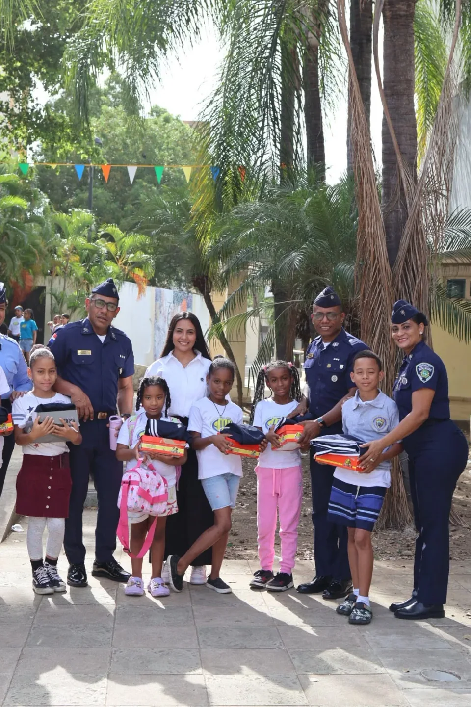 Fundación JCF acompaña a la Policía Nacional Comunitaria en el Campamento Mauricio Báez