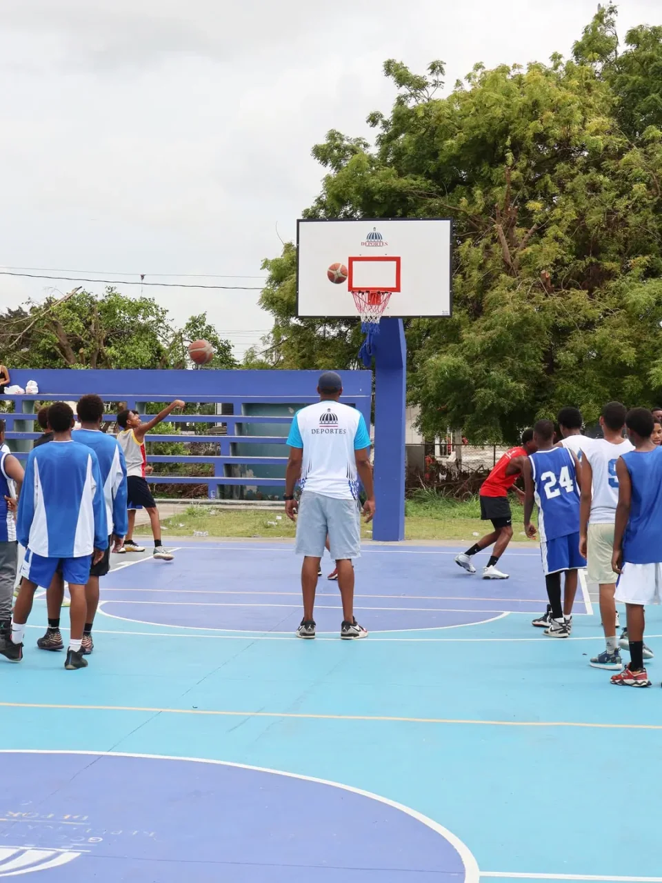 Fundación JCF lleva "Elige la Cancha, No la Calle" a El Almirante, fotografía 3 de 10