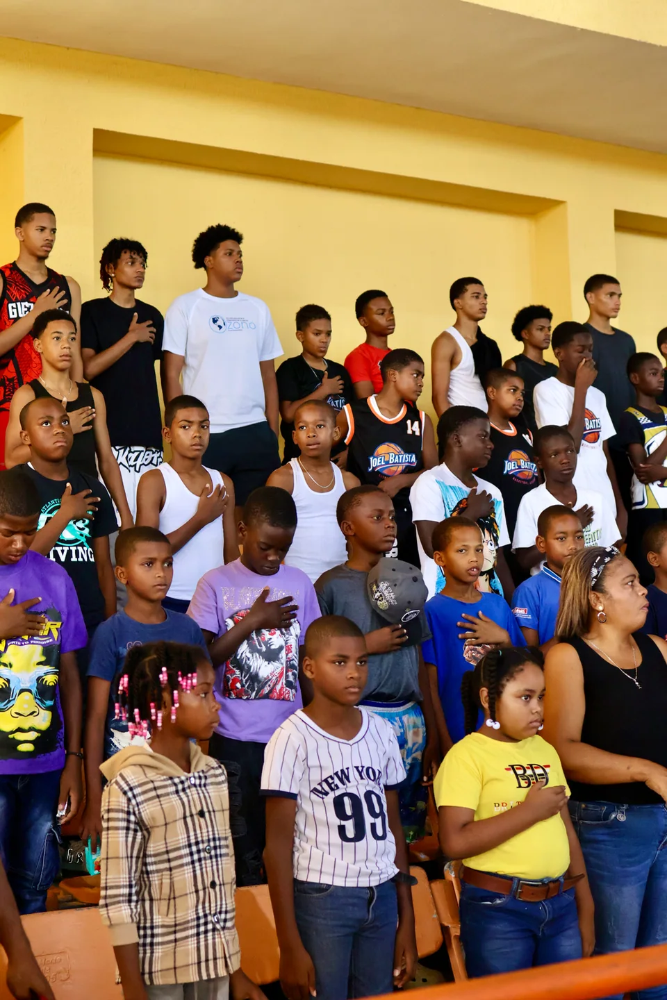 “Elige la Cancha, No la Calle” impacta a 150 niños y jóvenes en Monte Plata, fotografía 3 de 12