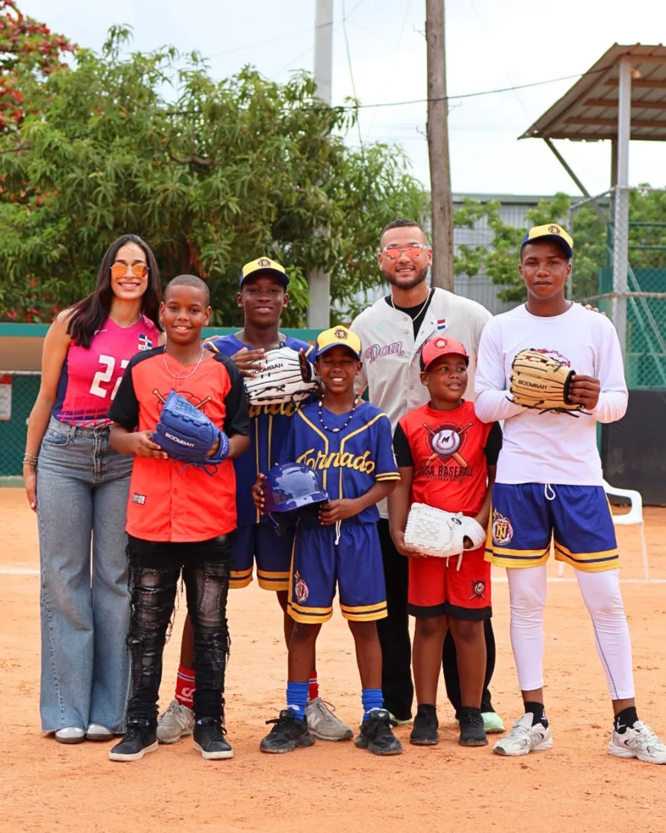 Fundación JCF acerca a Ricardo Céspedes y Samaret Caraballo a 45 niños y jóvenes beisbolistas, fotografía 4 de 7