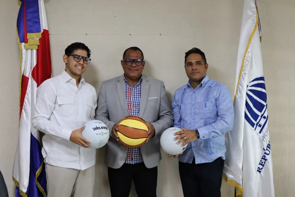 Fundación JCF reconoce a David de Jesús Polanco por su apoyo a las iniciativas comunitarias, fotografía 2 de 2